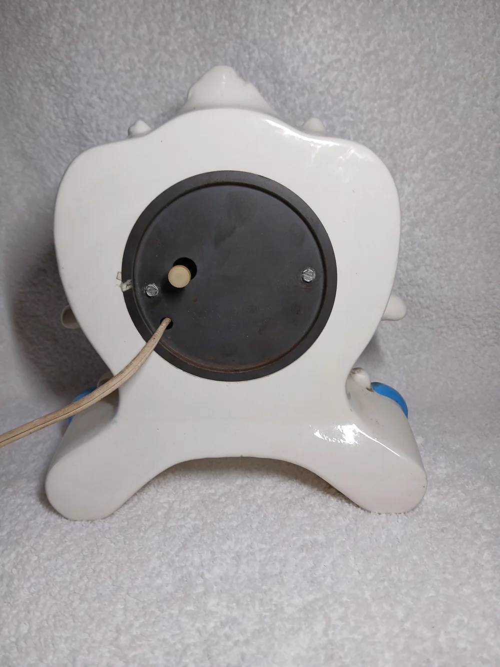 Vintage Ceramic Mantel Electric Clock Made In The Mid-to- late 20th Century.